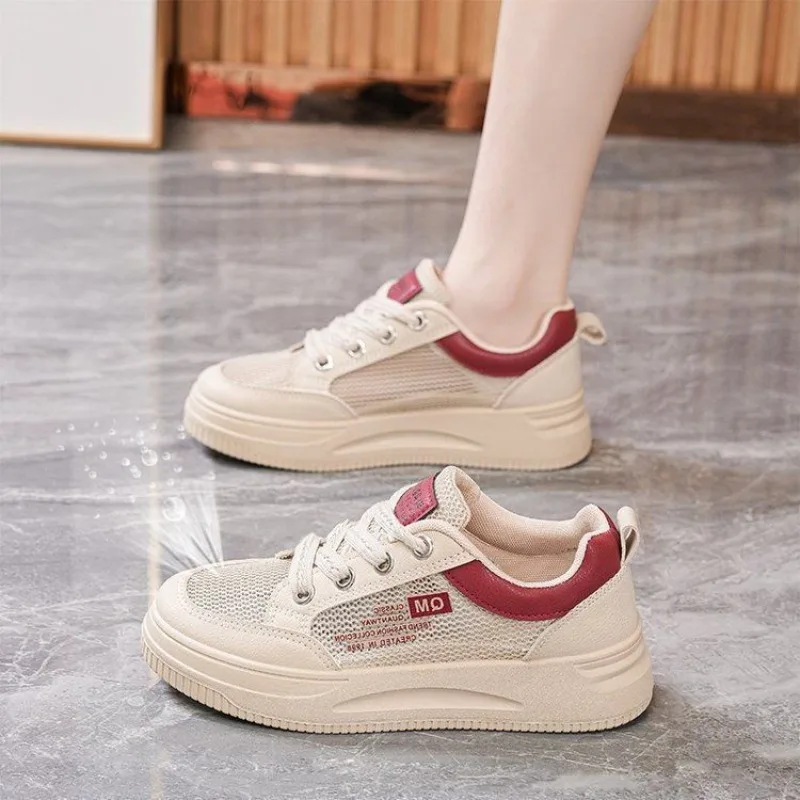 Damen-Turnschuhe für Studenten, neues Mesh, 2024, Schnürung, höhenvergrößernd, atmungsaktiv, dicke Sohle, weiche Sohle und verschleißfeste Freizeitschuhe Image