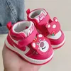 2024 Baby Jungen Mädchen Casual Schuhe Kleinkind Weichen Boden Erste Wanderschuhe kinder Turnschuhe Disney Lotso Bär Kinder Schuhe