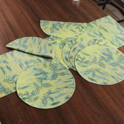 '7-Piece Leafy Green Cotton Placemat and Table Runner Set'