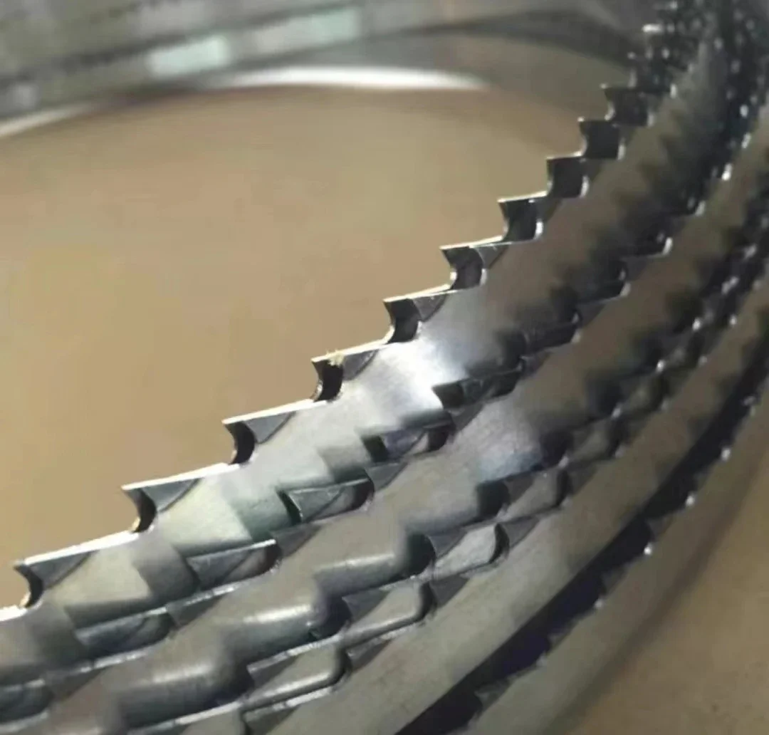 Holz bearbeitungs legierung Sägeblatt schneiden Redwood Hartholz vertikale Bands äge maschine hartes Sägeblatt Image