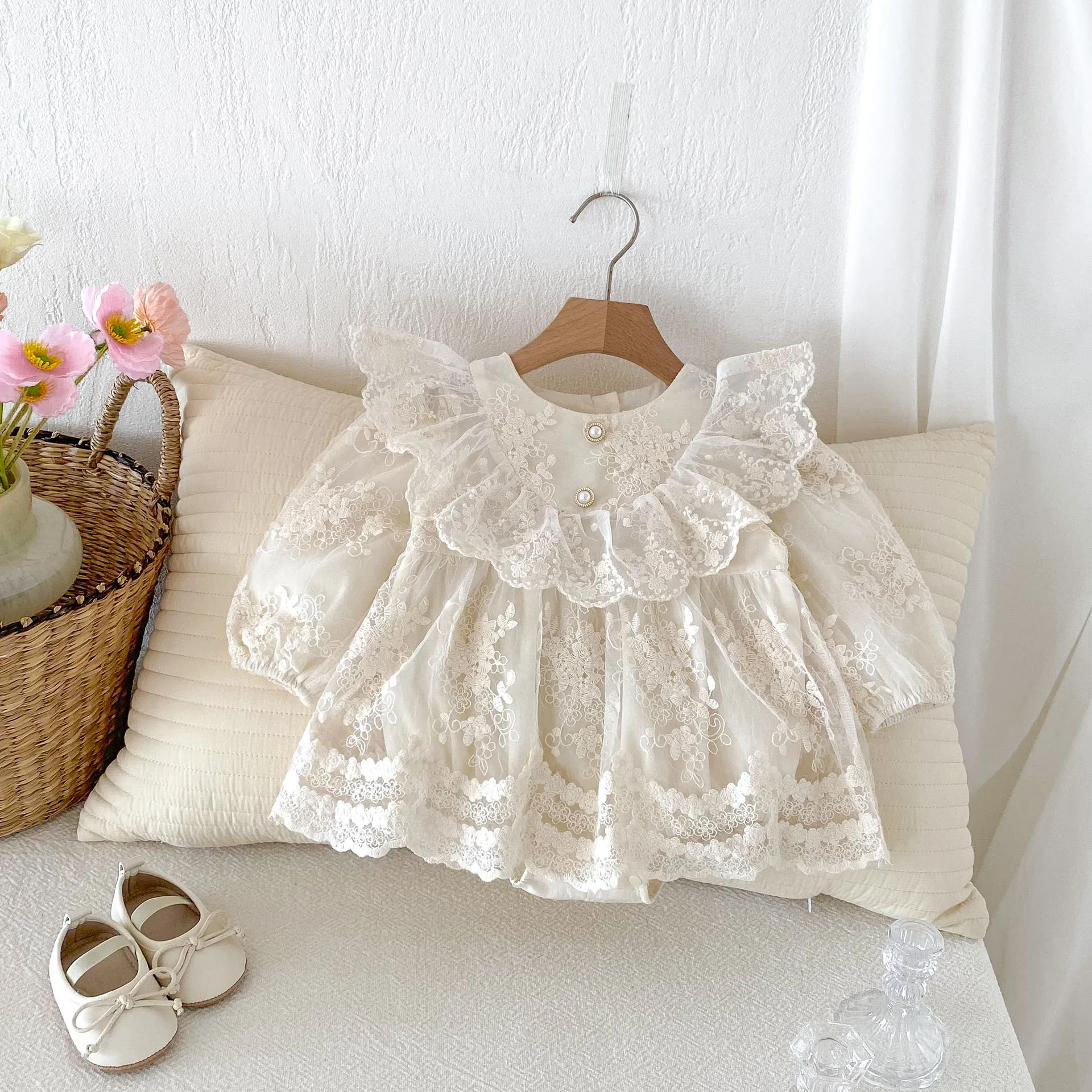 2026 Frühling Sommer Baby Mädchen Bodysuit Kleinkind Mädchen Prinzessinnenkleid Säugling Spitze Stickerei Strampler Neugeborene Mädchen Kleidung Image