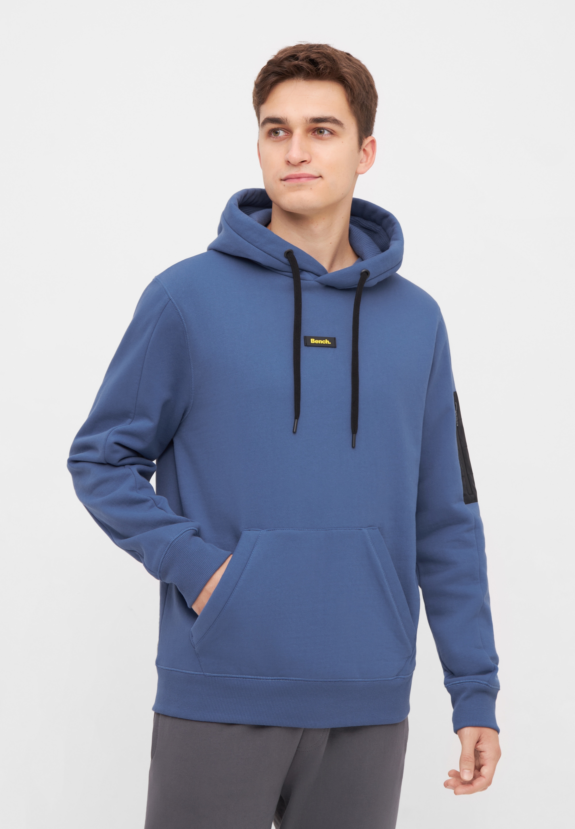 Kapuzensweatshirt BENCH. "RUDYARD", Herren, Gr. 48, blau (mid blau), Sweatware, Obermaterial: 60% Baumwolle, 40% Polyester, unifarben, Rippbündchen, Sweatshirts Image