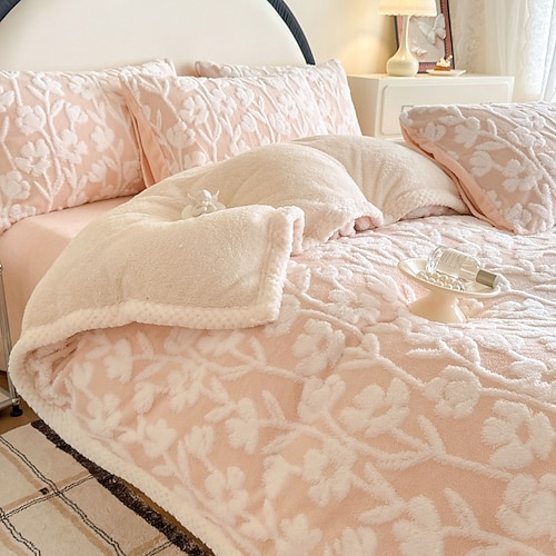 Verdickte Winterdecke aus ultraweichem und warmem Fleece, perfekt für kaltes Wetter, gemütlich und bequem für Bett, Couch oder Lounge, ideal als Winterdekoration Image