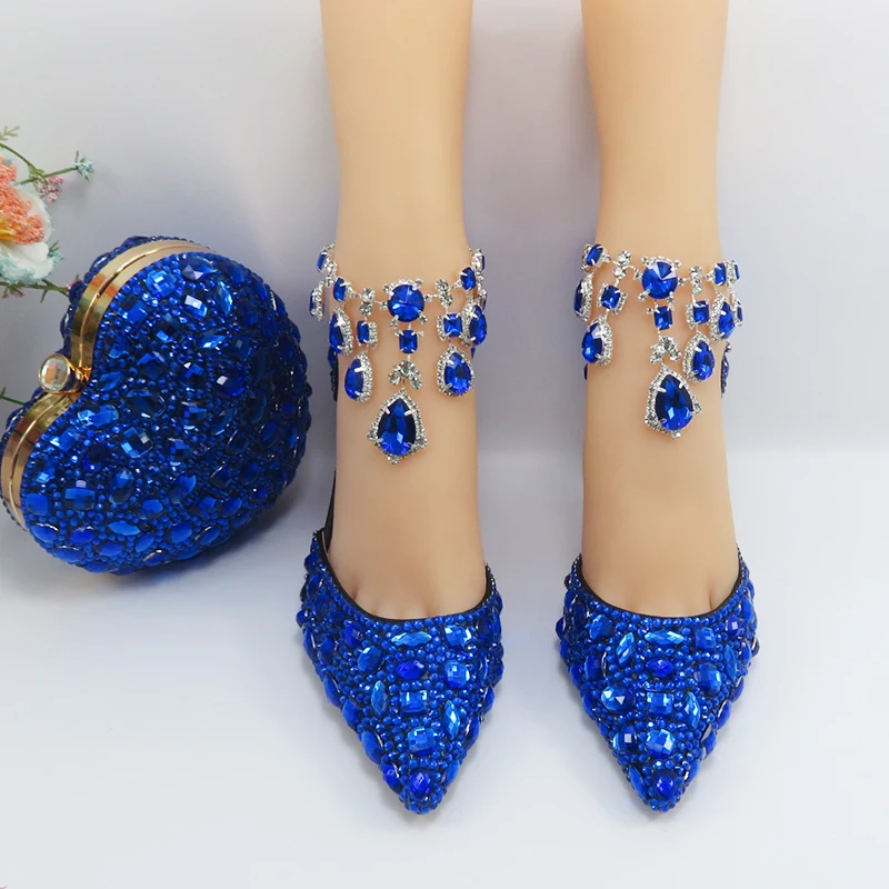 2024 Königsblau Strass Hochzeits schuhe und Herz Taschen Set Frau Schuhe Kristall Party Kleid Schuhe Braut Knöchel riemen Frauen Schuhe