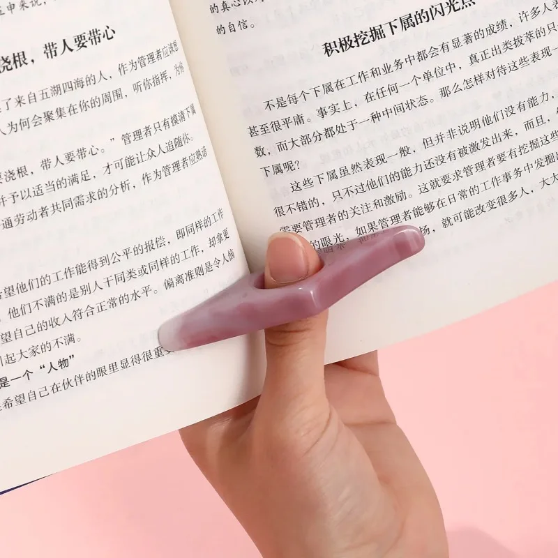 Support de page de livre pour la lecture, support de livre de pouce en résine, anneau de pouce, accessoires de livre, école coréenne, retour à l'école, 1PC