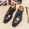 Designer Mode Derby Schuhe Männer quadratisch Kopf Schnürung Business Mode Kleid Schuhe britischen Stil schwarz rot Größe 38-46 Männer Schuhe