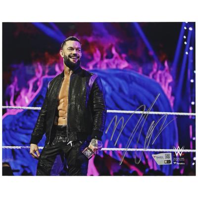 Foto mit Autogramm von Finn Balor 8 x 10 Zoll Image