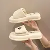 Neue Hausschuhe für Frauen rutscht lässig flache Plattform Mid Heels Frauen Schuhe solide Metalls chnalle Sommer Hausschuhe plus Größe Zapatos