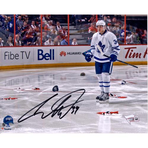 Von Auston Matthews signiertes NHL-Debüt-Hattrick-Foto der Toronto Maple Leafs (20,3 x 25,4 cm)