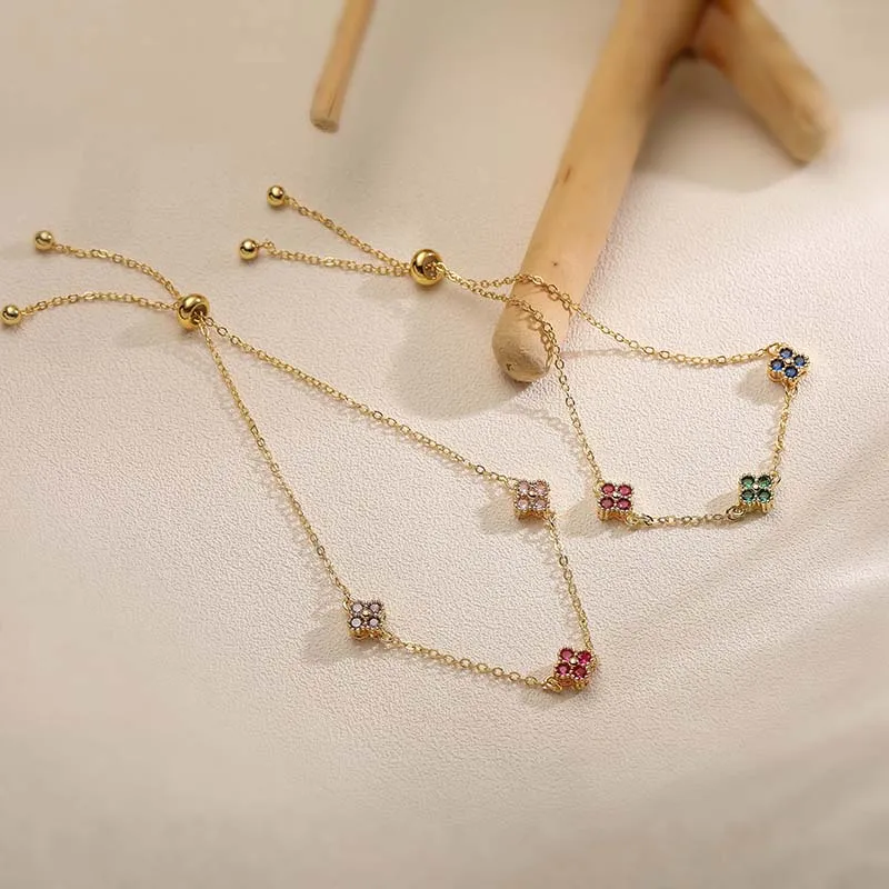 HECHENG, 18 Karat vergoldetes Zirkonia-Blumenform-Armband mit süßem, romantischem, verstellbarem Verschluss für Damen im Großhandel Image