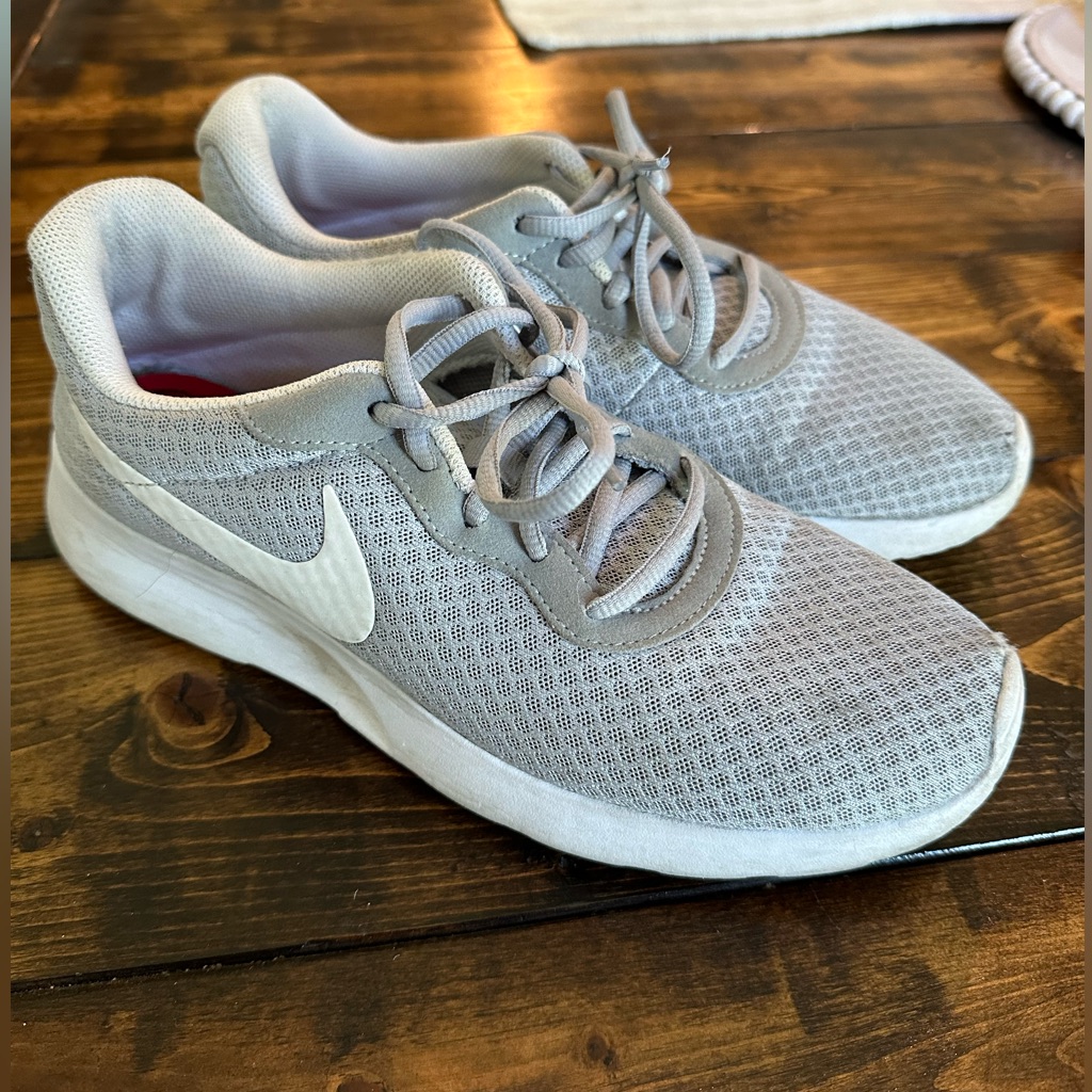 Nike Shoes | Women’s Nike Tennis Shoes | Color: Gray/White | Size: 10