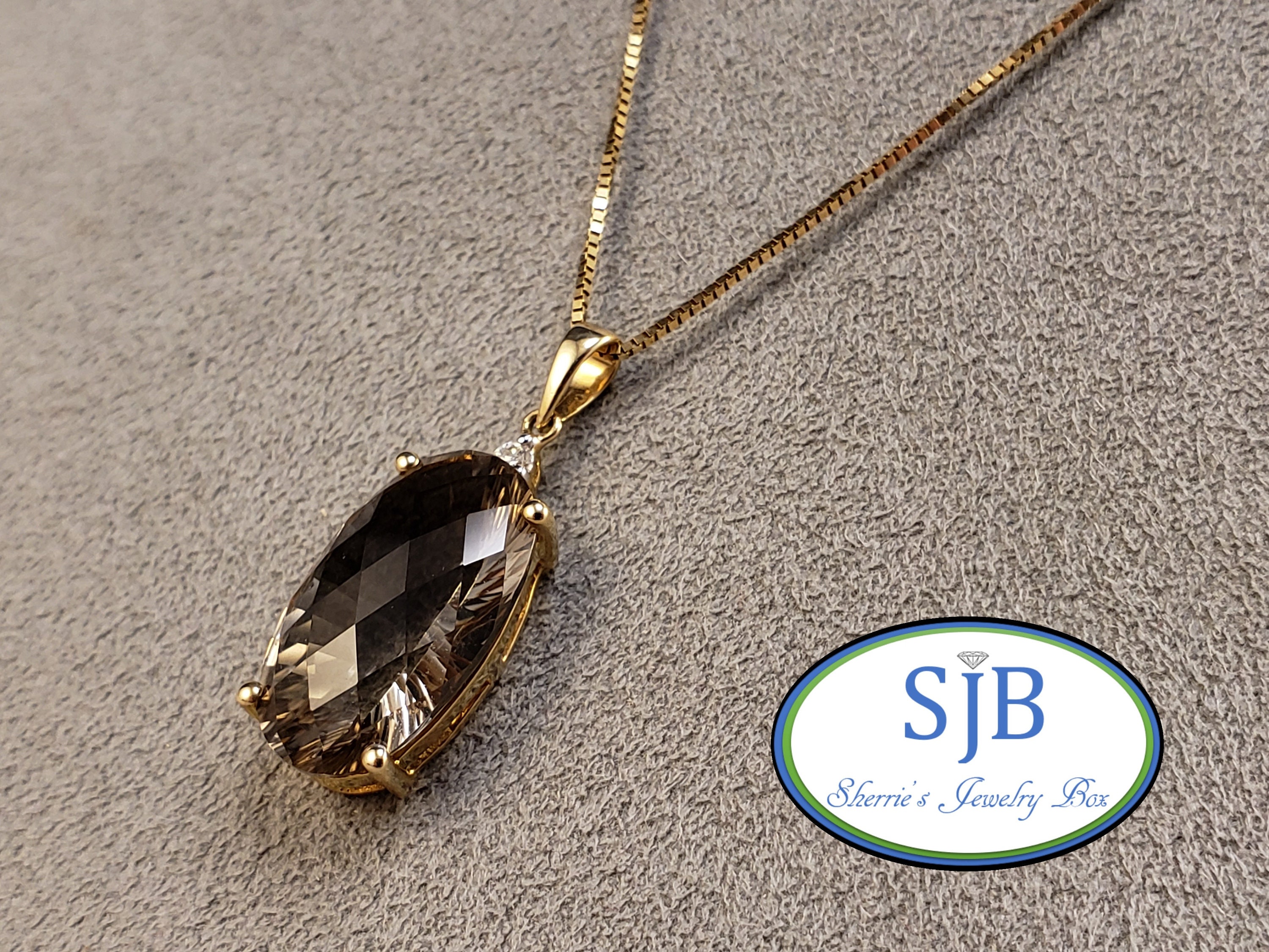 Ciondolo in quarzo fumé, ciondolo in quarzo e diamanti, ciondolo in oro giallo 14 carati con quarzo fumé e diamanti, pietra portafortuna di aprile, #P