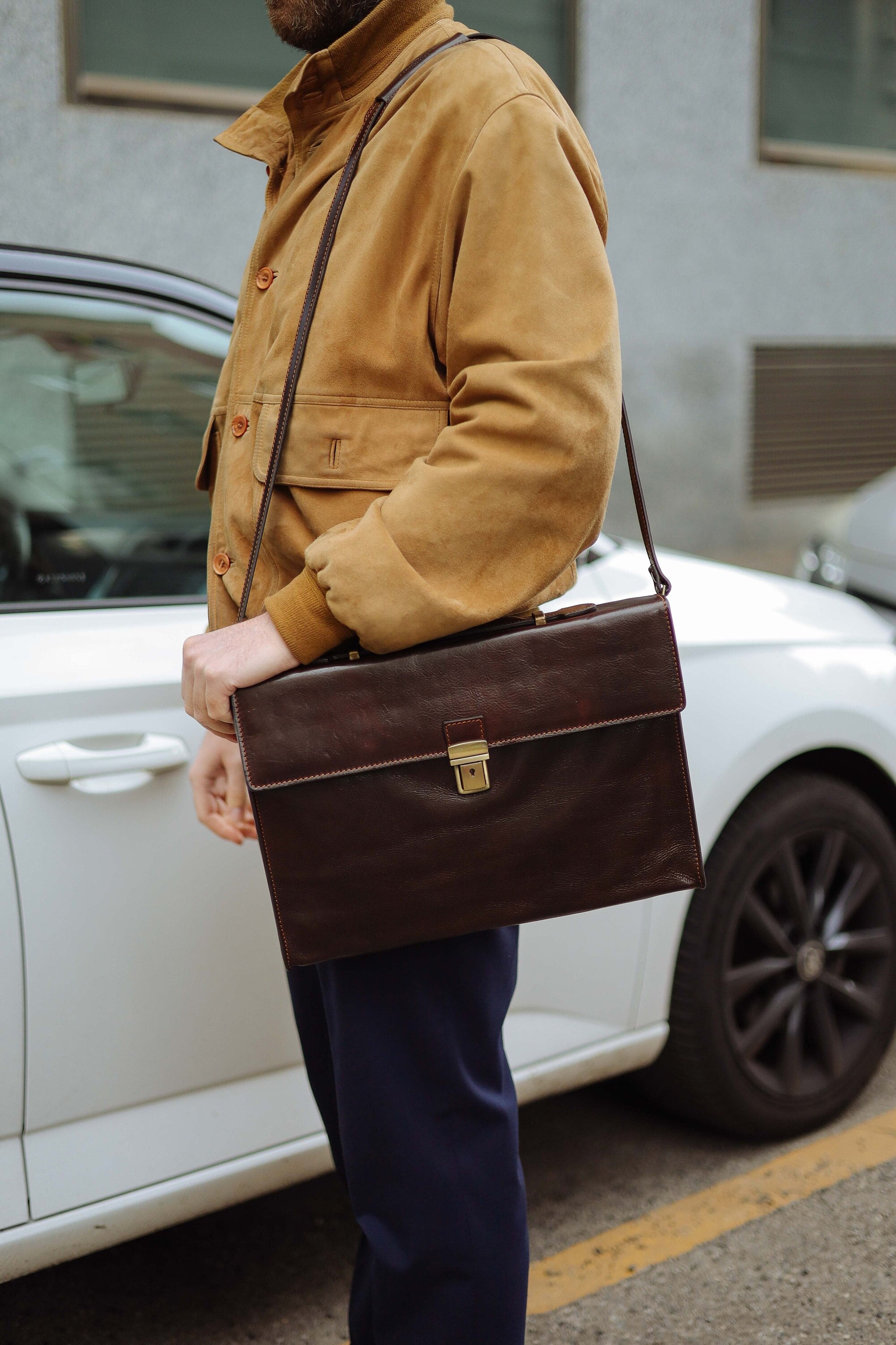 CONSEGNA IN 48 ORE, Borsa portadocumenti in pelle marrone: Borsa per laptop in pelle realizzata artigianalmente in Italia