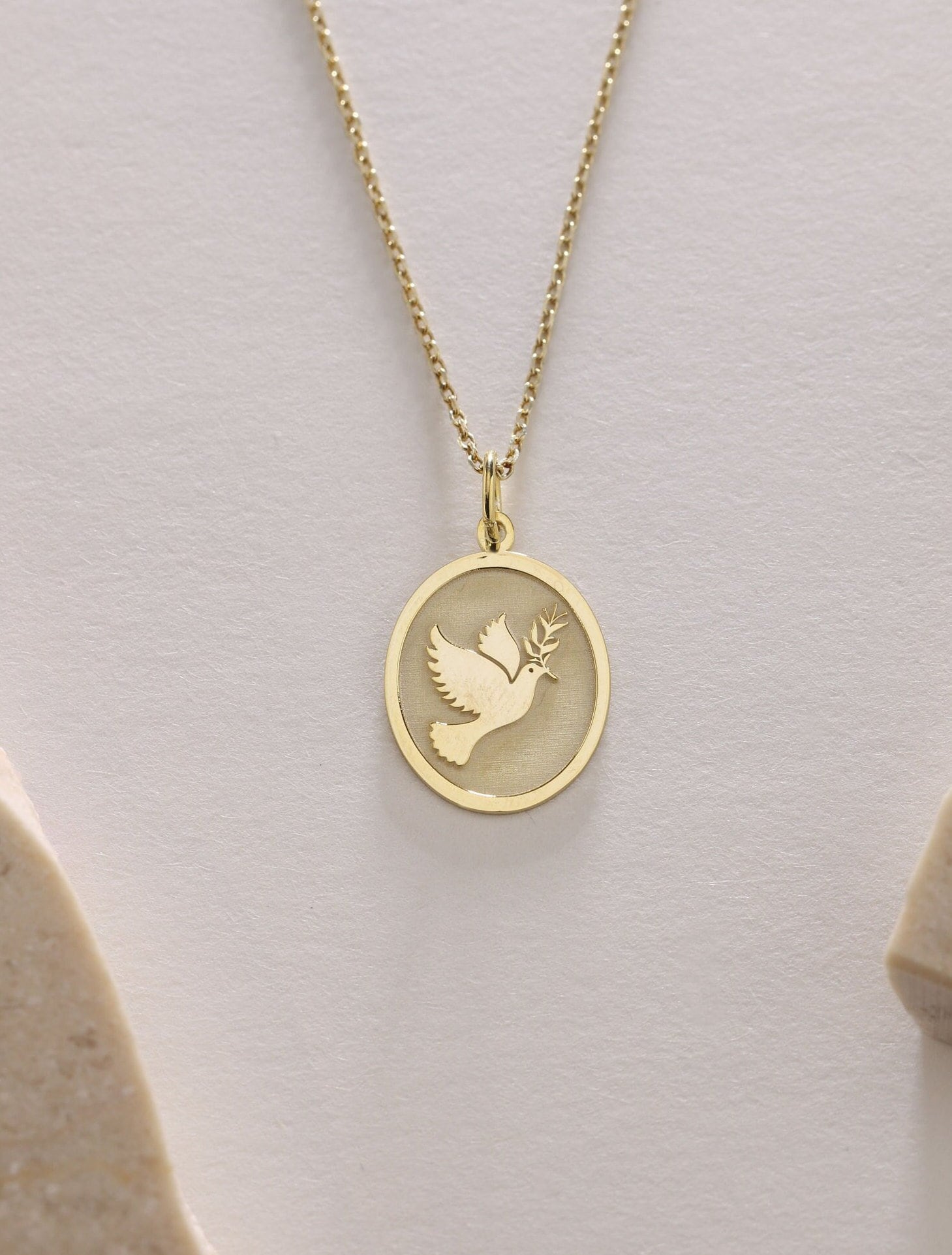 Collana colomba in oro 14k, ciondolo colomba della pace in oro massiccio, collana di fascino personalizzata colomba bianca, ciondolo uccello colomba d