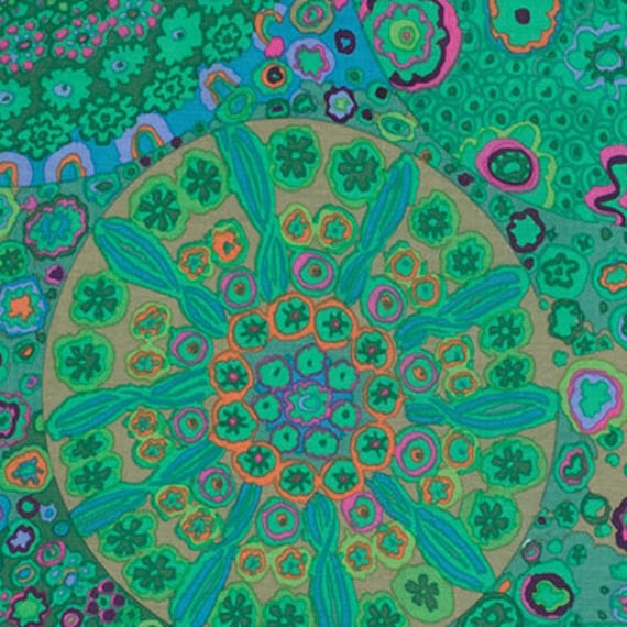 Tessuto Kaffe Fassett - Millefiore in verde giada dalla collezione Kaffe Fassett Collective Classics di FreeSpirit Fabric