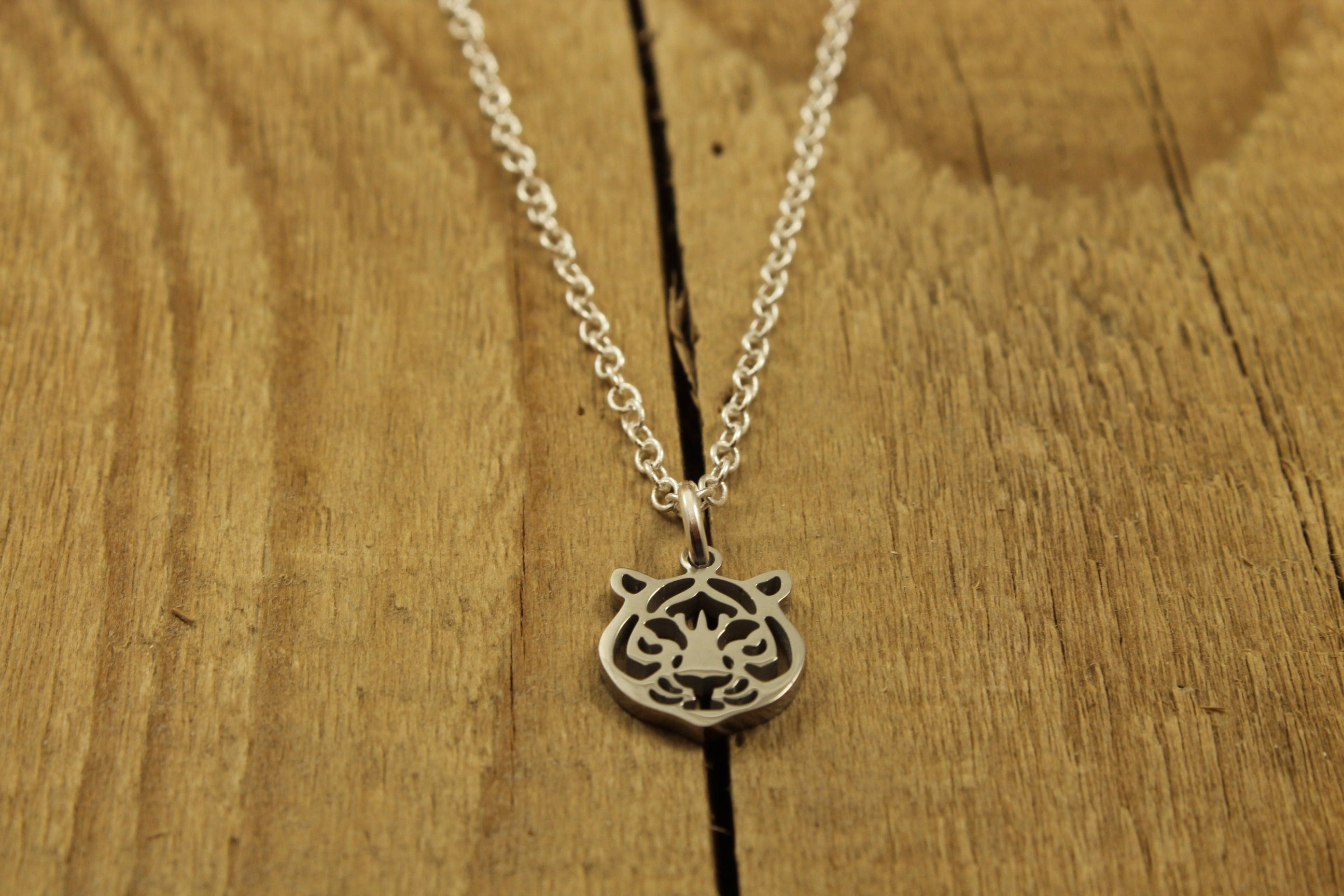 Collana con ciondolo tigre in argento, ciondolo tigre, regalo tigre in argento, collana tigre, collana con ciondolo tigre, regalo tigre, ventaglio gra
