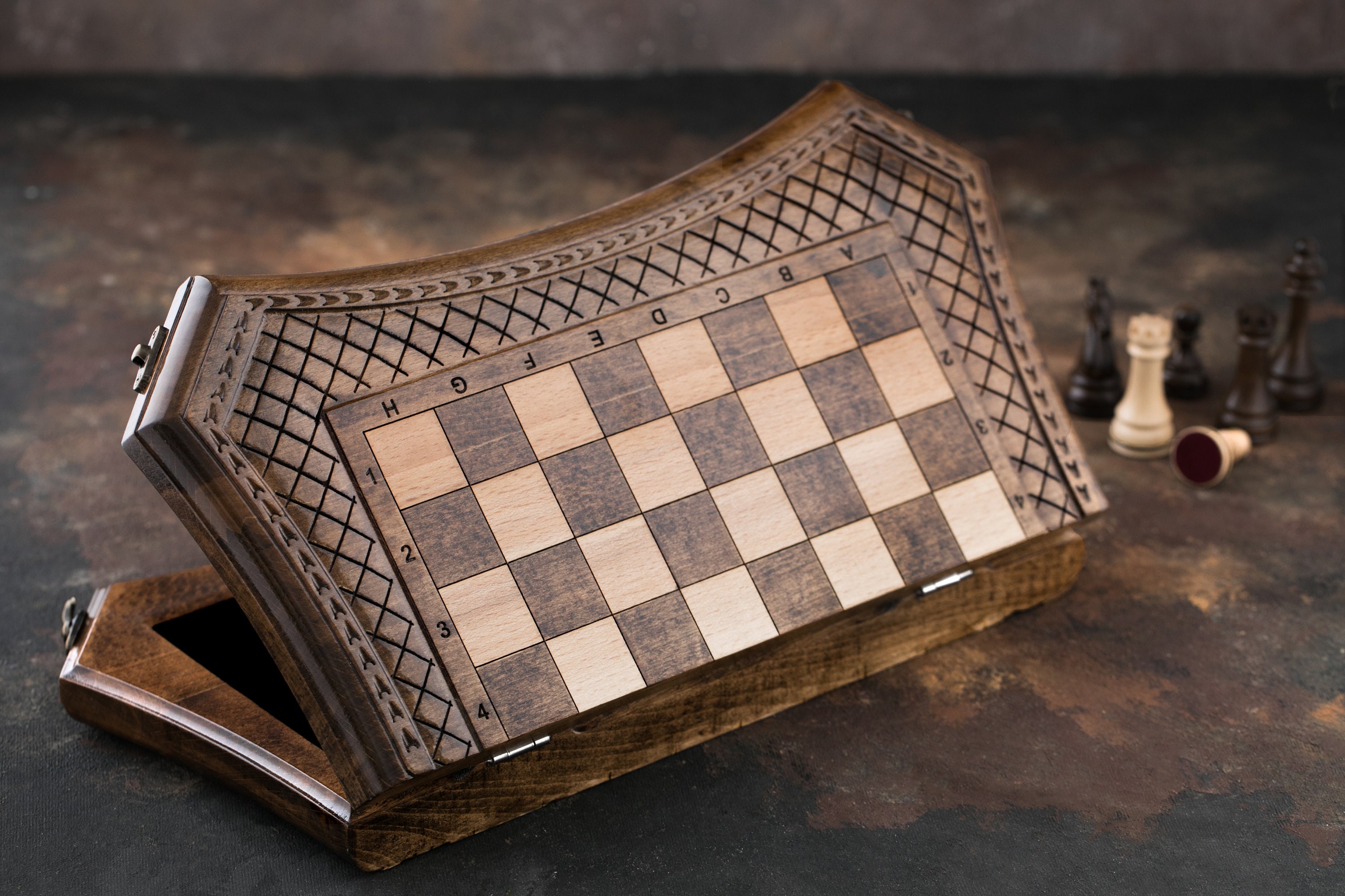 Set di scacchi in legno, set di scacchi, set di scacchi in legno fatto a mano, set di scacchi unico, set di scacchi elegante, scacchiera con incisione
