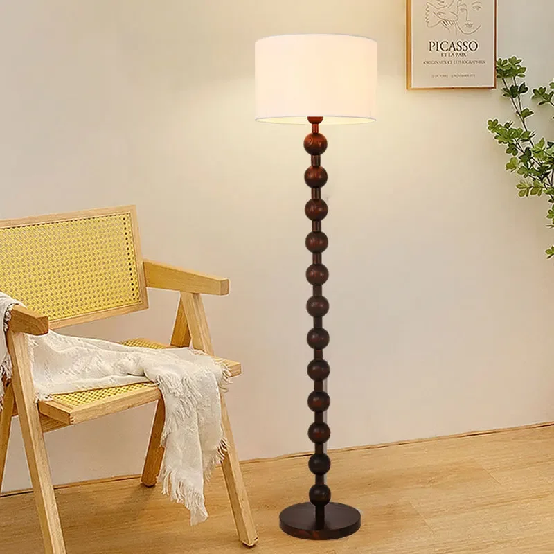 Moderne minimalistische Holzkunst LED Stehlampe Wohnzimmer Sofa Schlafzimmer Arbeitszimmer High-End-Atmosphäre Schreibtischleuchte Moderne Dekorbeleuchtung