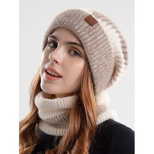 Kuscheliges und stylisches Strick-Set aus Beanie und Schal für Damen mit Fleecefutter und Ohrenklappen – warm und gemütlich für den Winter Image