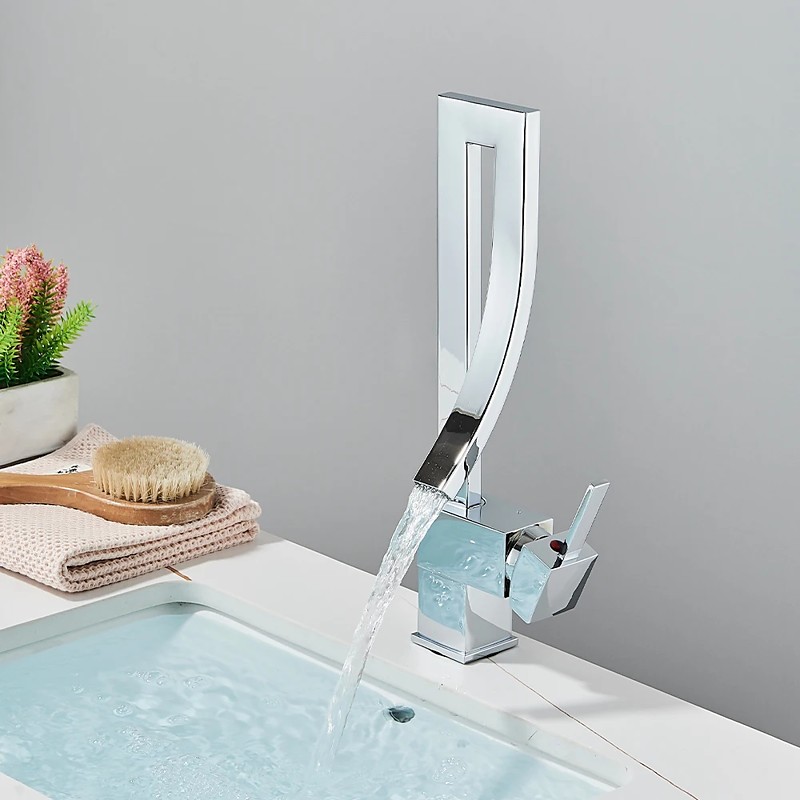 Bathroom Sink Faucet - Waterfall Electroplated Centerset Single Handle One HoleBath Taps