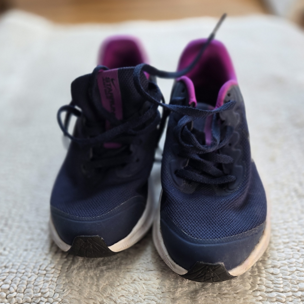 Nike Shoes | Girls Nike Navy Sneakers | Color: Blue | Size: 4g