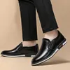 Herrenschuhe Herbst Herren Casual 2024 Frühling und Herbst Herren Englische Lederschuhe Herren Weiße