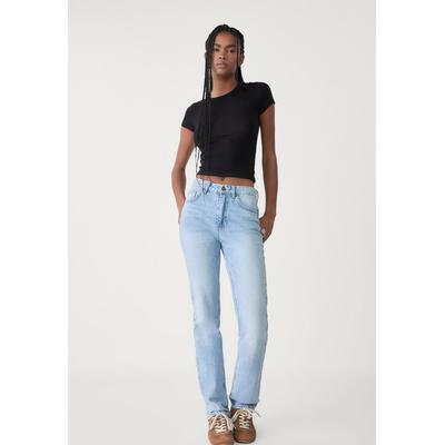 Stradivarius Regular waist comfortable straight-leg jeans Light blue 14