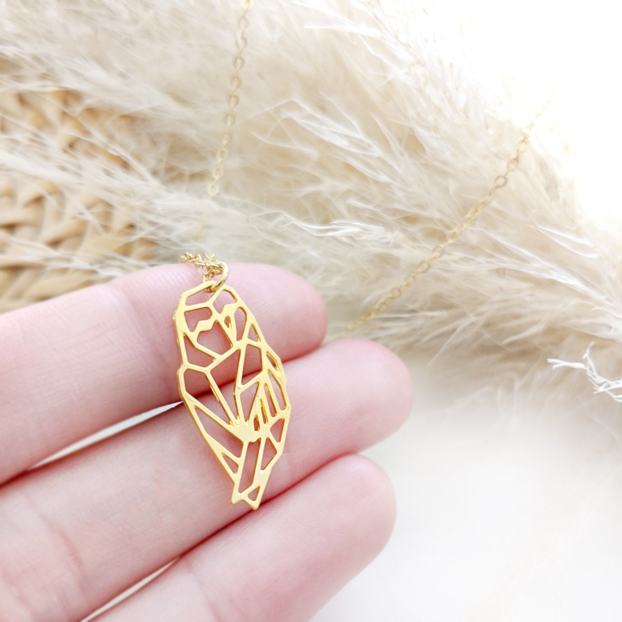 Collana con gufo, collana con animale origami, ciondolo con gufo, gufo geometrico, gufo dorato, collana con iniziale personalizzata, collana minimalis