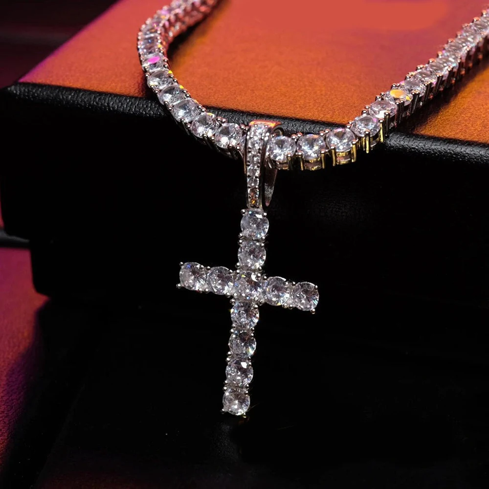 Gioielli semplici con croce bling alla moda Collana con ciondolo croce placcata in oro bianco 18 carati con zirconi cubici ghiacciati per uomo donna