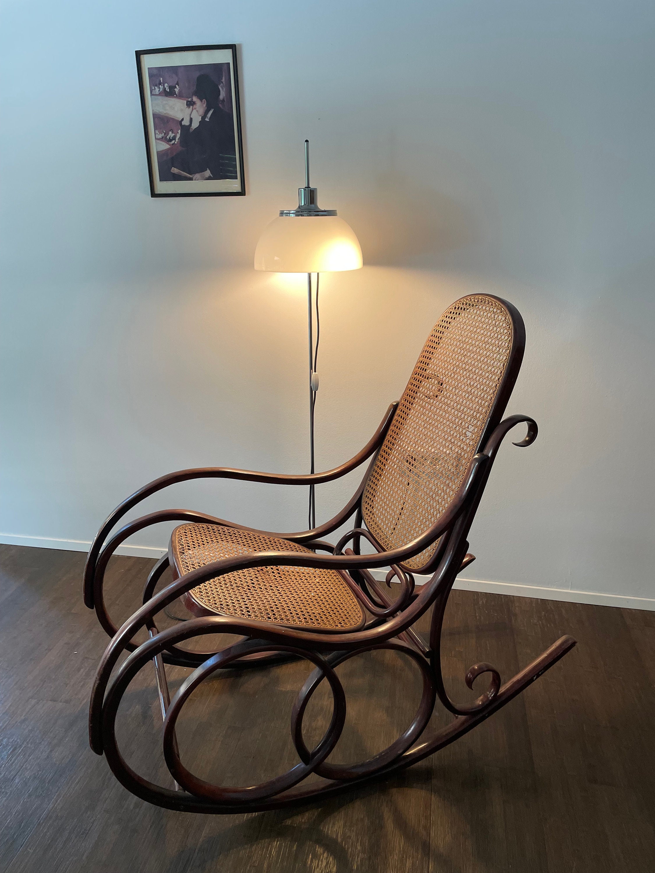 Sedia a dondolo curvata / sedia a dondolo Thonet / sedia a dondolo retrò / vecchia sedia a dondolo / stile boho / sedia a dondolo elegante / bella