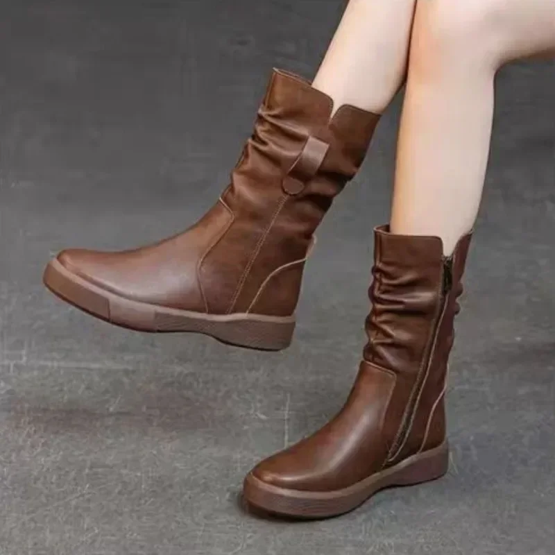 Halbhohe Damenstiefel Herbst Winter 2025, Damen-Schuhe mit mittlerer Wade, Leder, Frühling, bequem und elegant, Gyaru, heiß, neu in Qualität