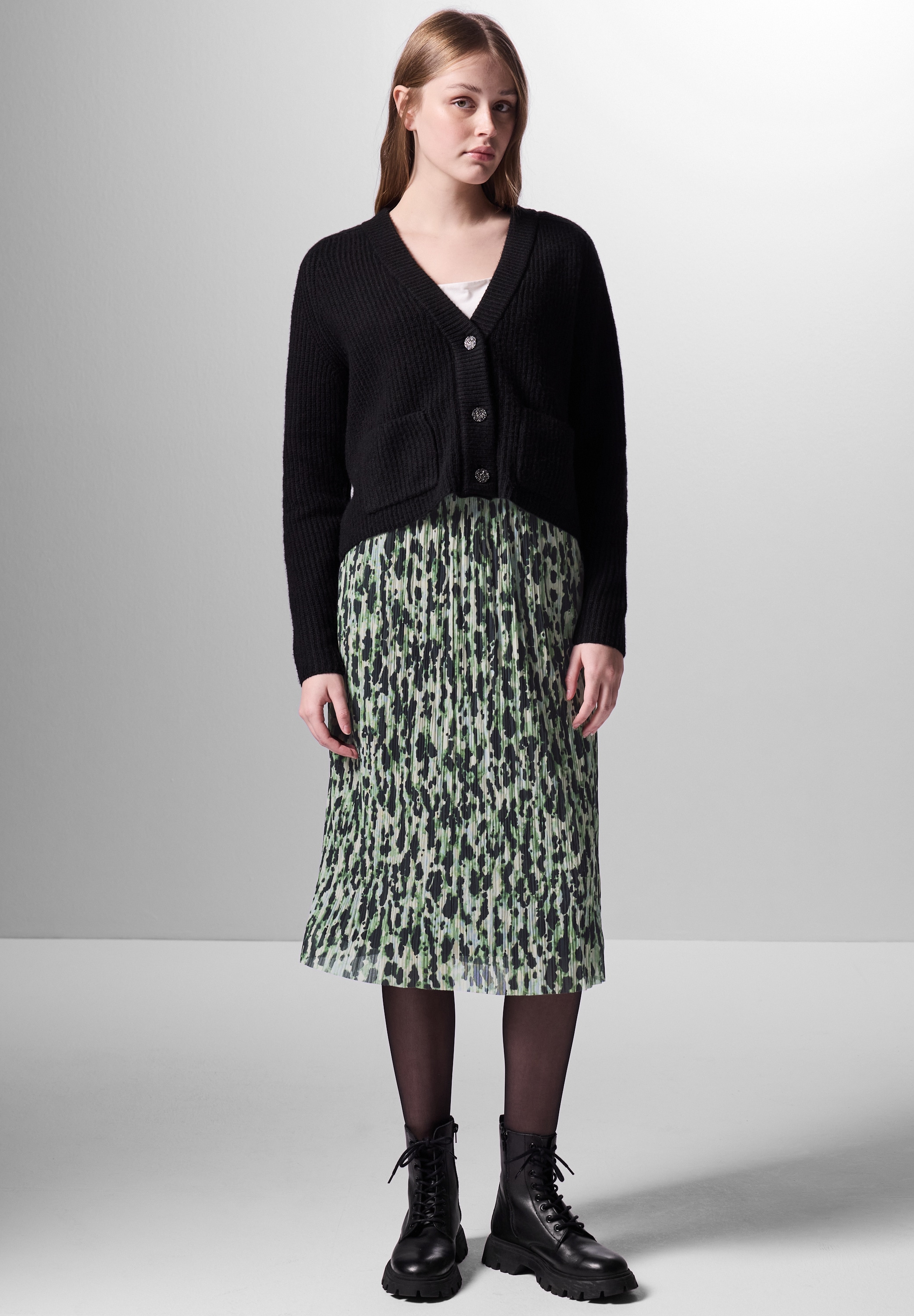 Maxirock STREET ONE STUDIO, Damen, Gr. 44, grün (vivid grün), Stoff, 94% Polyester, 6% Elasthan, bedruckt, normal wadenlang, Röcke Maxirock, Middle Waist