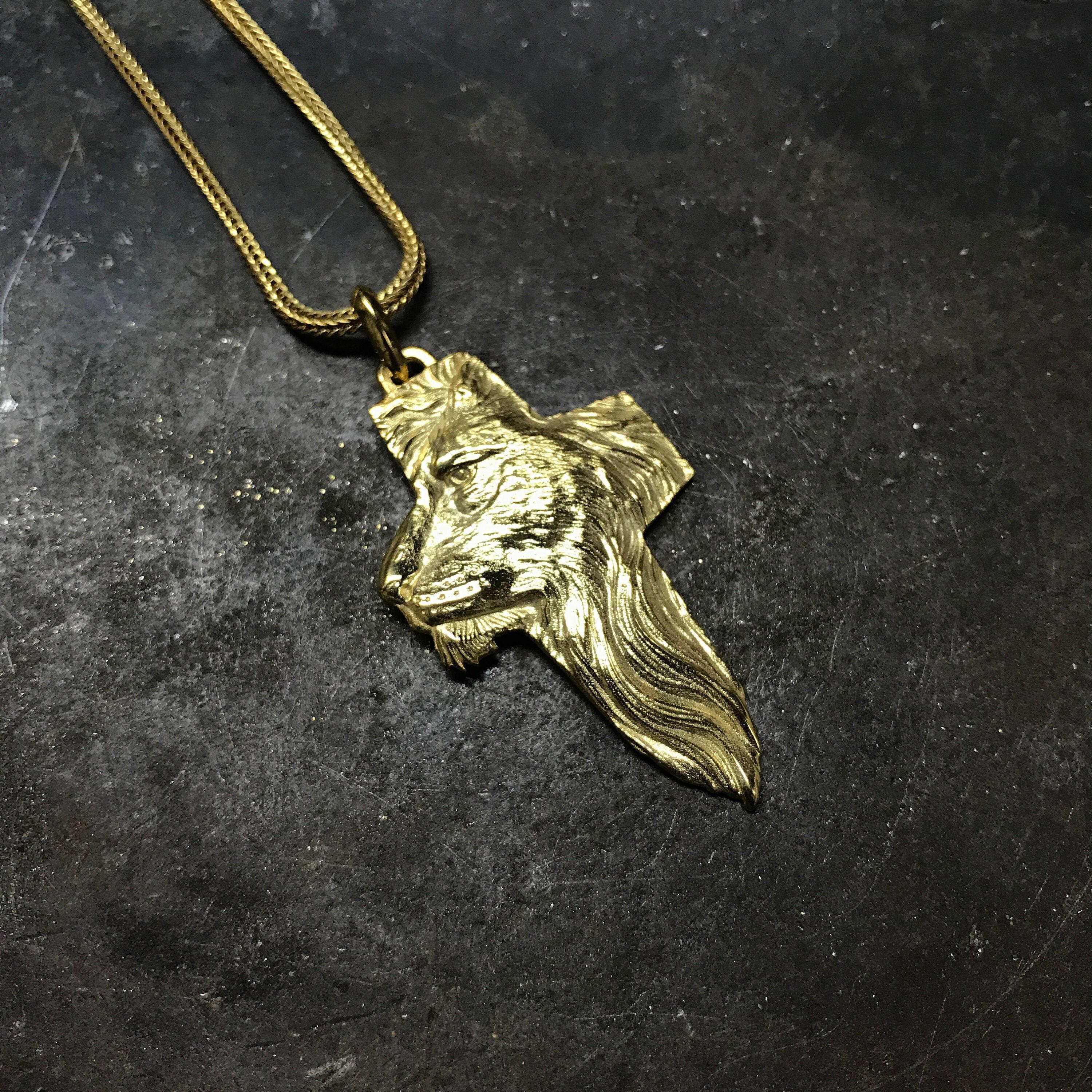 Collana con leone, collana con croce di leone placcata in oro personalizzata, ciondolo con leone africano, ciondolo con testa di leone inciso, collana