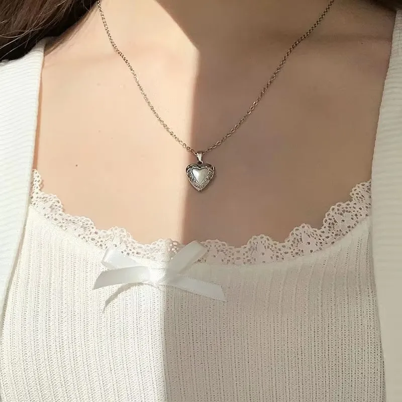 Collana con ciondolo con cornice per foto a forma di cuore, ciondoli a forma di cuore, collane con medaglione galleggiante, gioielli commemorativi di moda da donna e da uomo