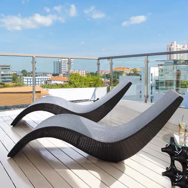 Outdoor-Liegen, Rattan-Stühle, Villa, Innenhof, Hotel, Clubhaus, Schwimmbad-Lounges, Outdoor-Freizeit, Rattan-Strandstühle Image