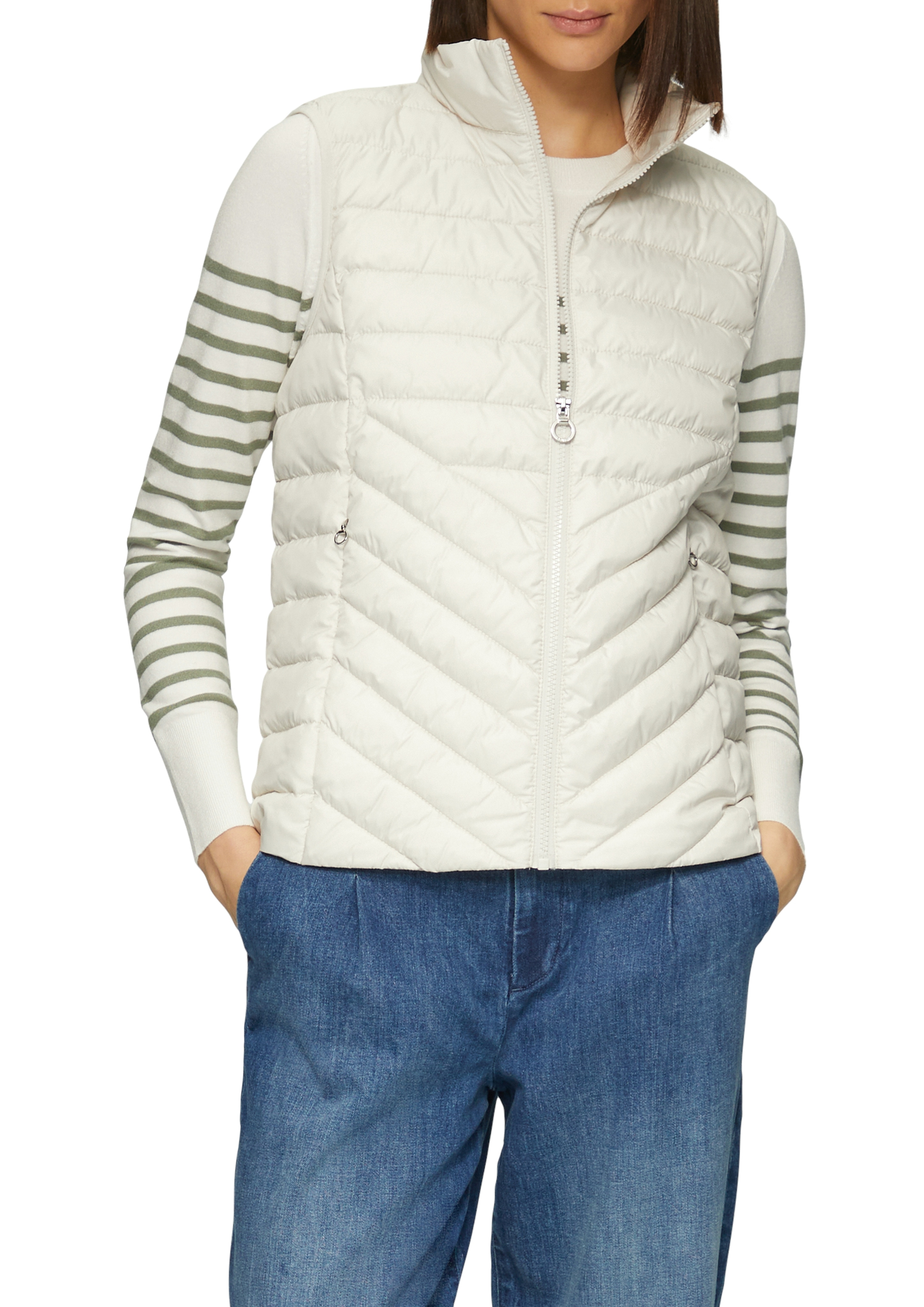 Steppweste S.OLIVER, Damen, Gr. 38, weiß (sanftes weiß), Steppware, Obermaterial: 100% Polyester. Futter: 100% Polyester, Strukturmuster, regular fit taillenbedeckt, Westen Steppweste, mit Stehkragen