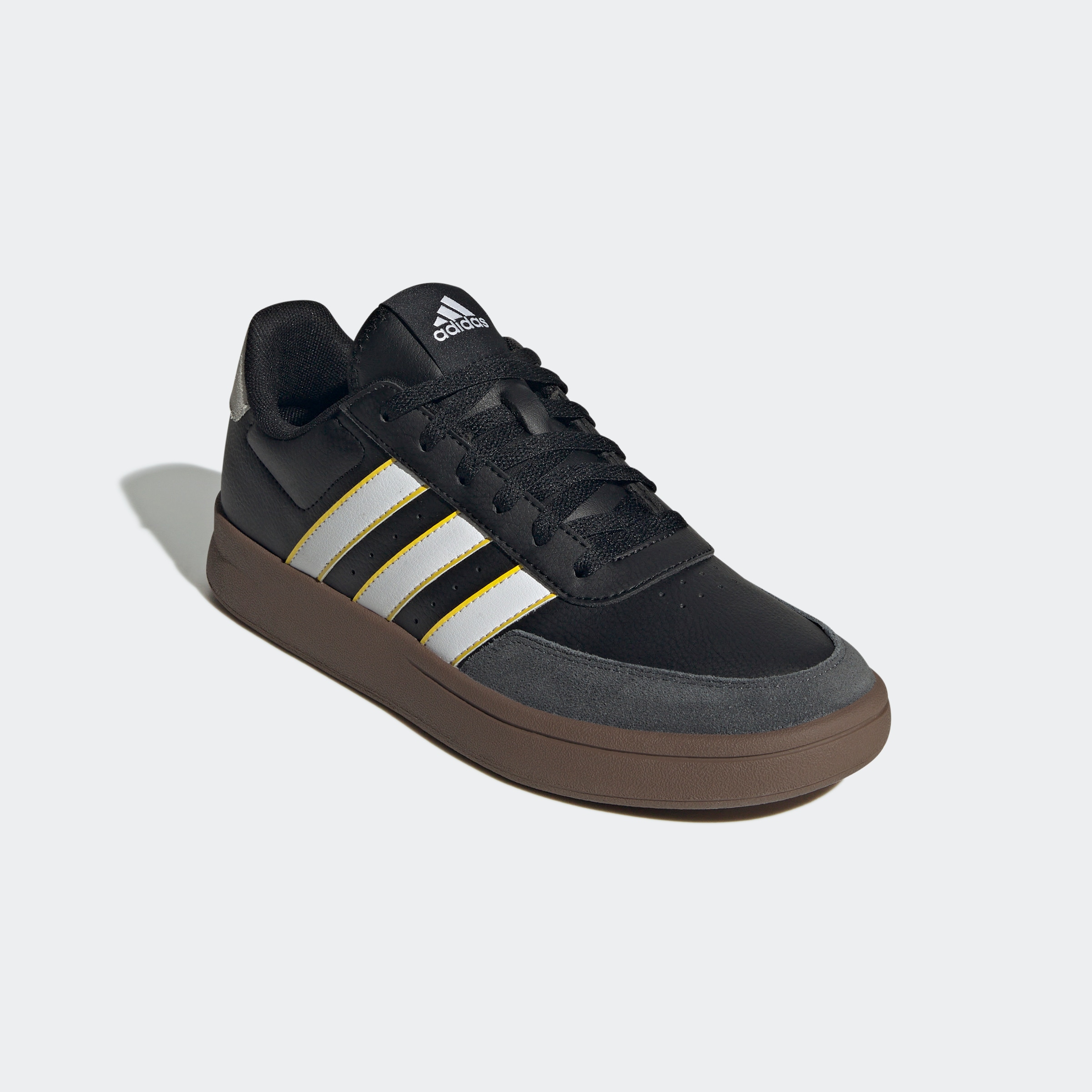 Sneaker ADIDAS SPORTSWEAR "BREAKNET 2.0", Gr. 46, schwarz (core schwarz, cloud weiß, gelb), Leder, Synthetik, Sportlich, Schuhe