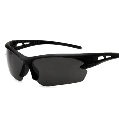 Ultimate comfort and performance with these stylish, durable goggles for moto riding. Cutting-edge