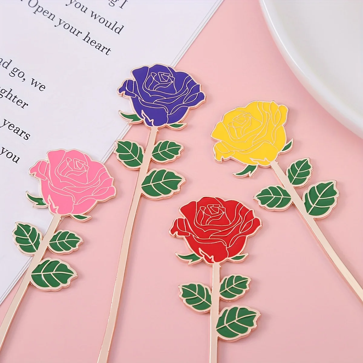 Exquisite Metal Rose Bookmark - Keeps Your BOOK ​in Style - Thoughtful Gift for Friends, Versatile Home School Office Accessor