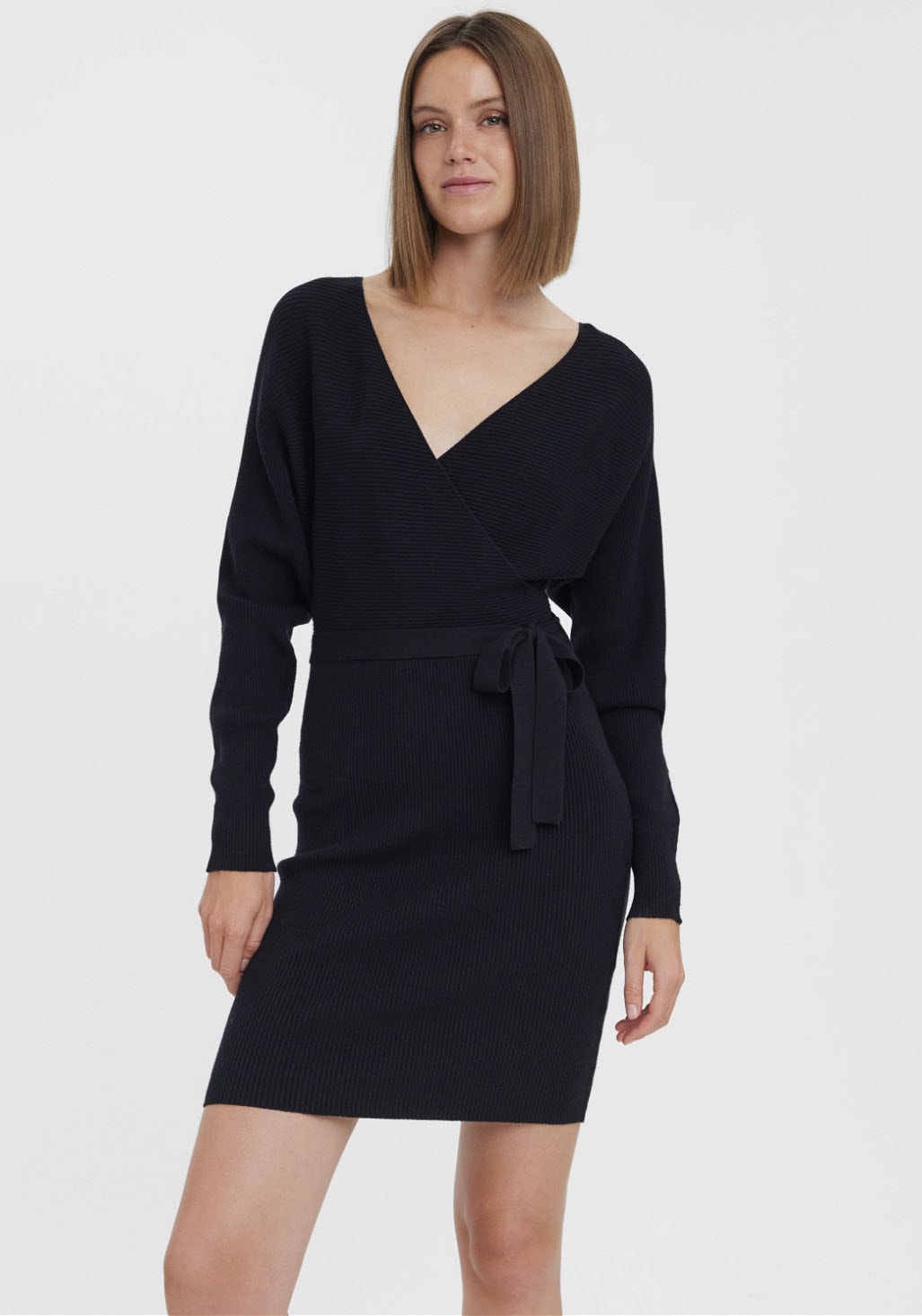Strickkleid VERO MODA "VMHOLLYREM LS V-NECK DRESS GA NOOS", Damen, Gr. S, N-Gr, schwarz, Web, Obermaterial: 50% Viskose, 28% Polyester, 22% Nylon, regular fit, V-Ausschnitt, Kleider Strickkleid