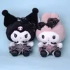 22 cm Sanrio Plüsch-Schlüsselanhänger für Kinder, Hello Kitty-Anhänger, Kuromi-Cartoon, Gothic-Stil, Rucksack-Dekoration, Geschenk für Mädchen, Spielzeug