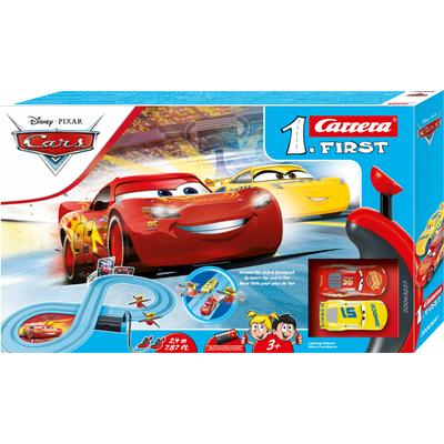 Autorennbahn CARRERA "Carrera First - Disney·Pixar Cars - Race of Friends", bunt, Autorennbahnen, Kinder
