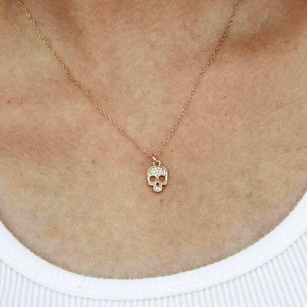 Collana con teschio in oro, collana con ciondolo a teschio e diamanti, collana con ciondolo delicato, collana con teschio minuscolo in zirconi cubici,