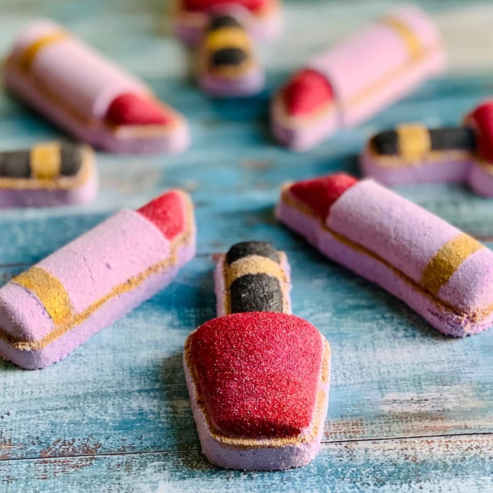 Stampo in plastica cosmetica o stampo in silicone, stampo per bomba da bagno, stampo per sapone, stampo per rossetto, stampo per smalto, stampo per ci