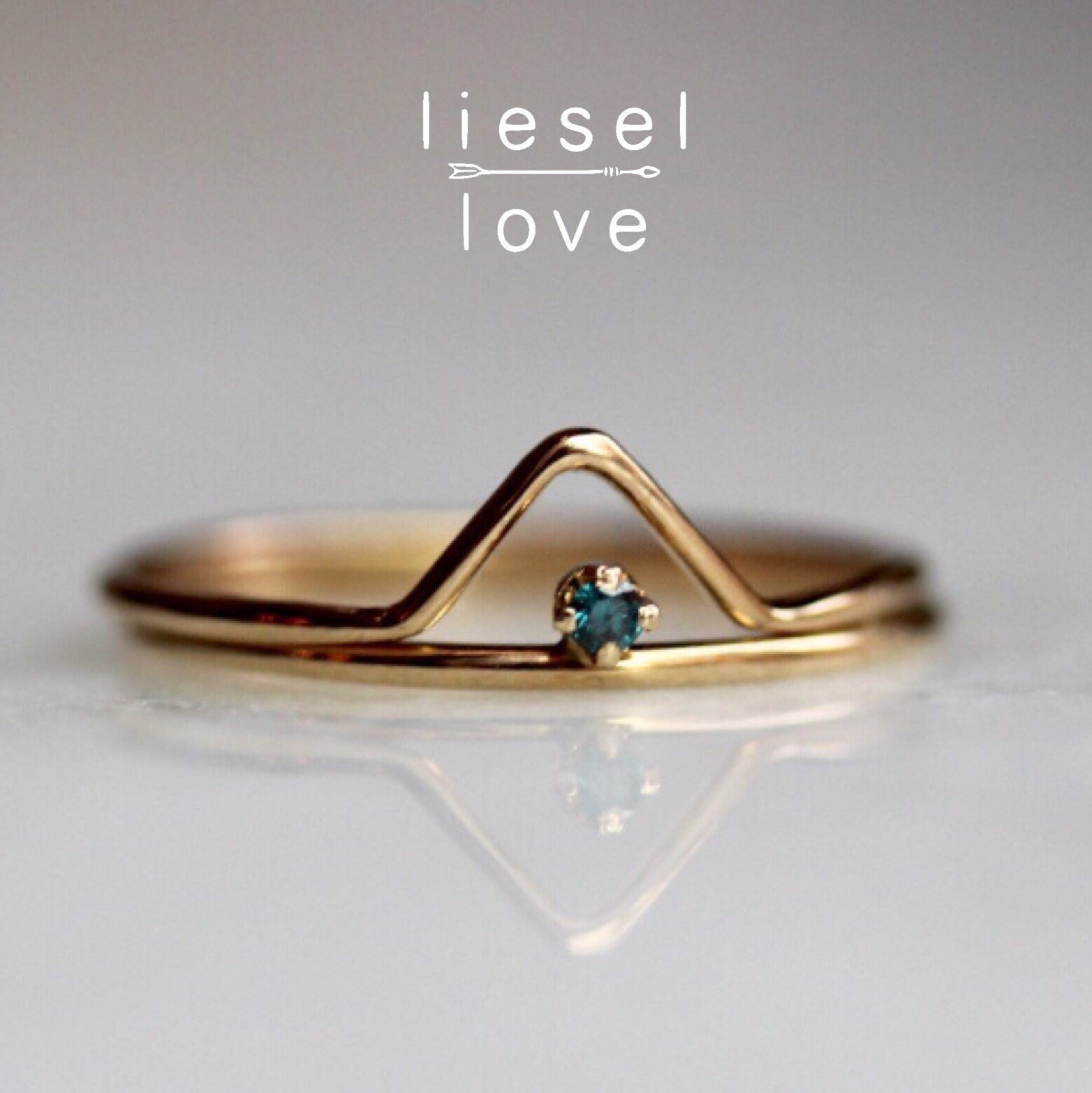 "Set di anelli in oro 14K con diamanti blu, set di anelli \"The Peak\", anello di fidanzamento delicato, anello con diamanti, anello delicato, set di ane"