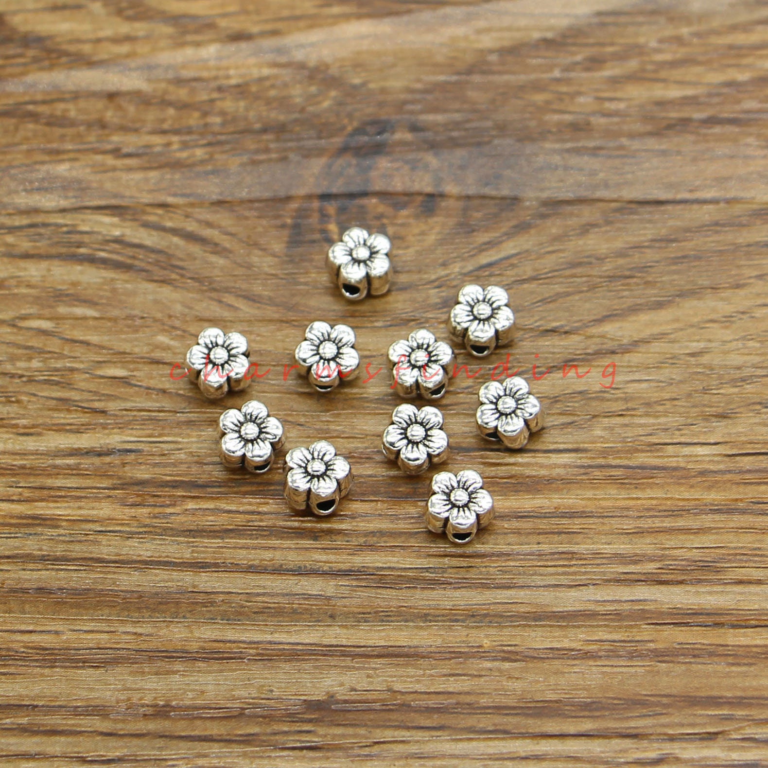 50/100 pz Argento Metallo Fiore Margherita Perline Distanziatori Tono Argento Antico Perline 6x7x4mm 1mm perline foro cf4746