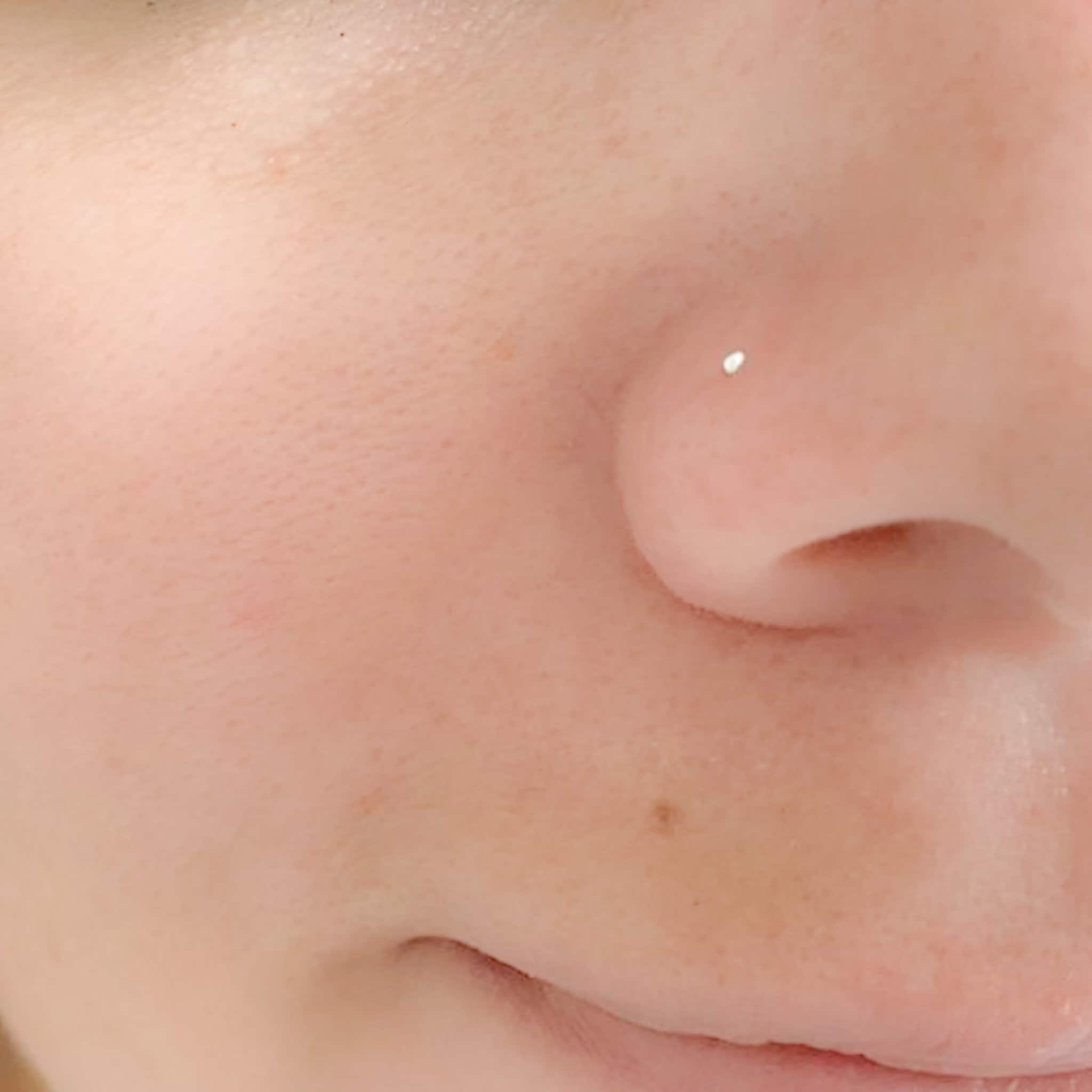 Piercing al naso piccolo, piercing al naso da 1 mm, piercing al naso in argento, piercing al naso a sfera, piercing al naso delicato, piercing al naso
