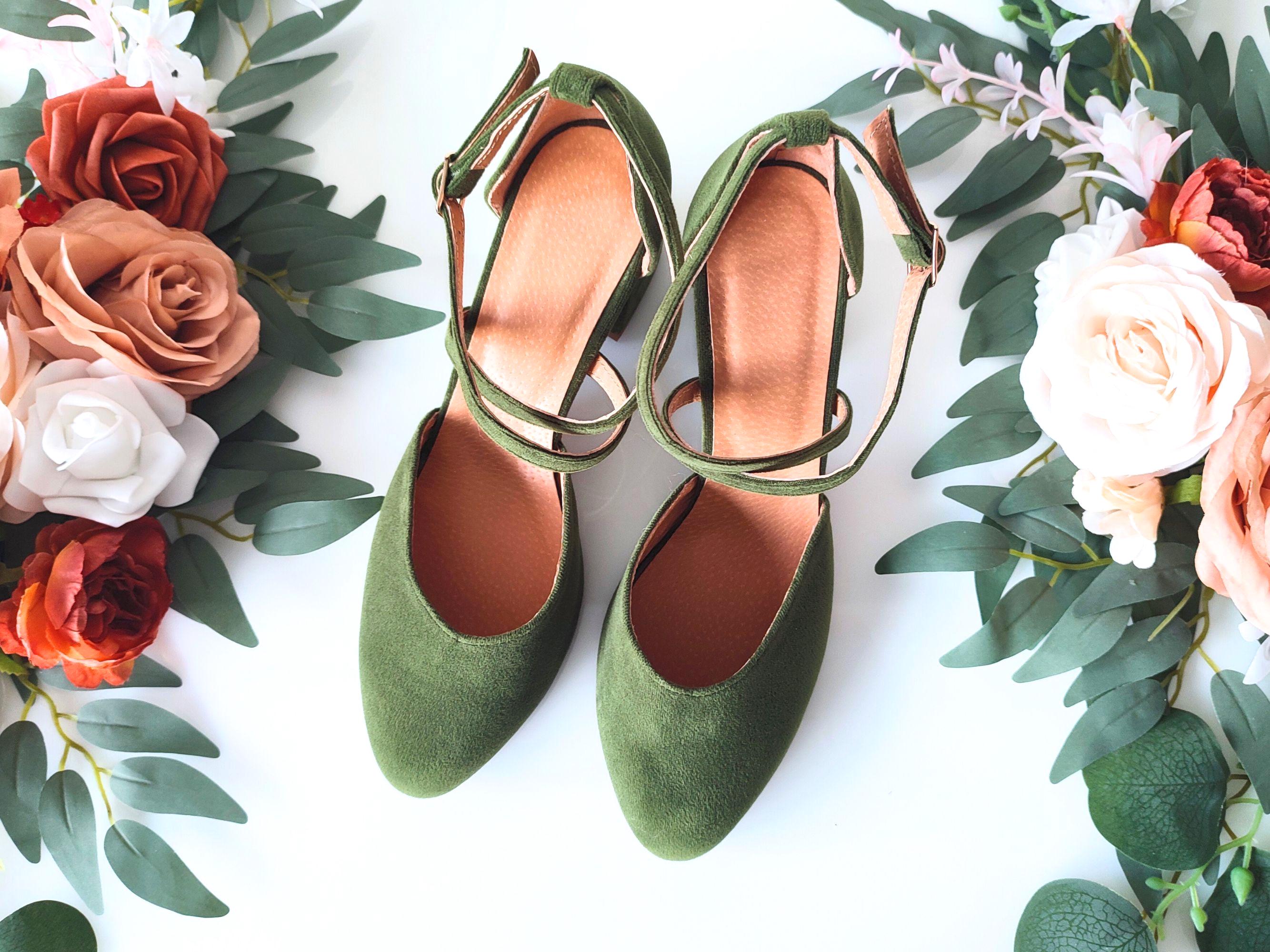 Scarpe con tacco verde da sposa, scarpe da ballo da donna in velluto verde salvia, cinturino alla caviglia con fibbia incrociata, scarpe con tacco med