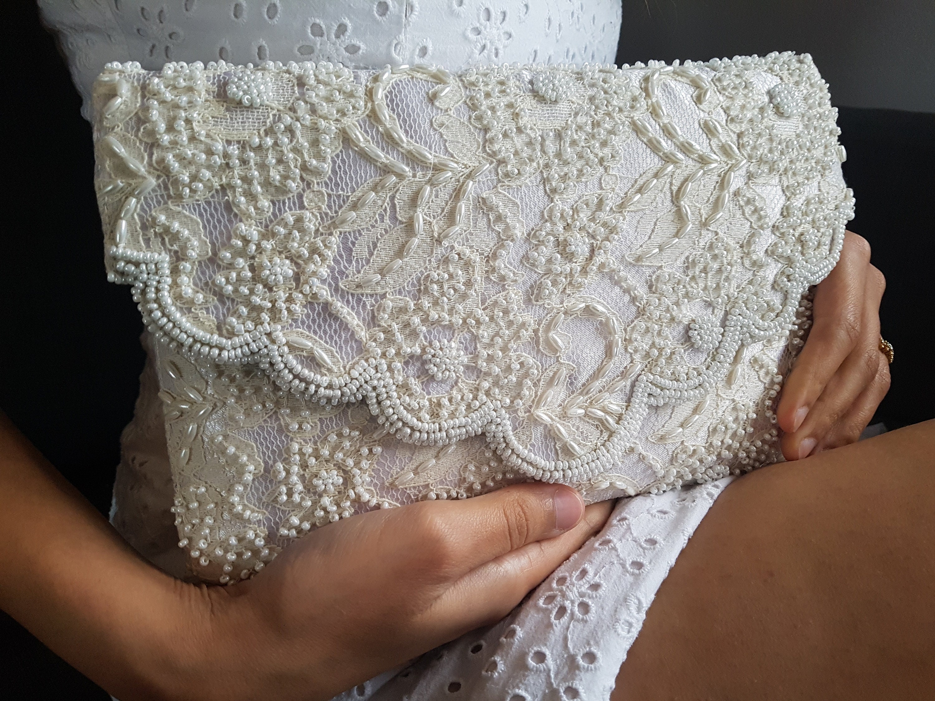 Pochette da sposa in pizzo floreale, graziosa borsa da sposa con perline color avorio, borsa in pizzo con margherite bianche, borsa da sposa in pizzo
