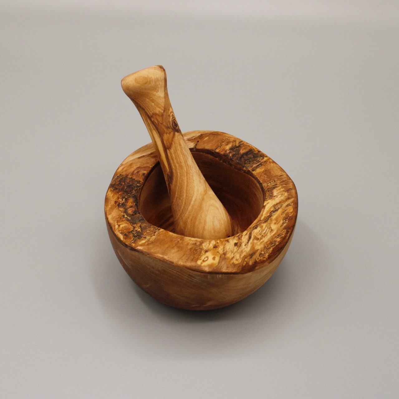Mortaio e pestello in legno d'ulivo | Fatto a mano | Ø 12 cm | Mortaio rustico per erbe aromatiche | Aiuto in cucina | Idea regalo, legno naturale